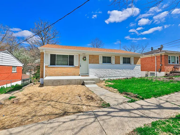 2952 Westknolls