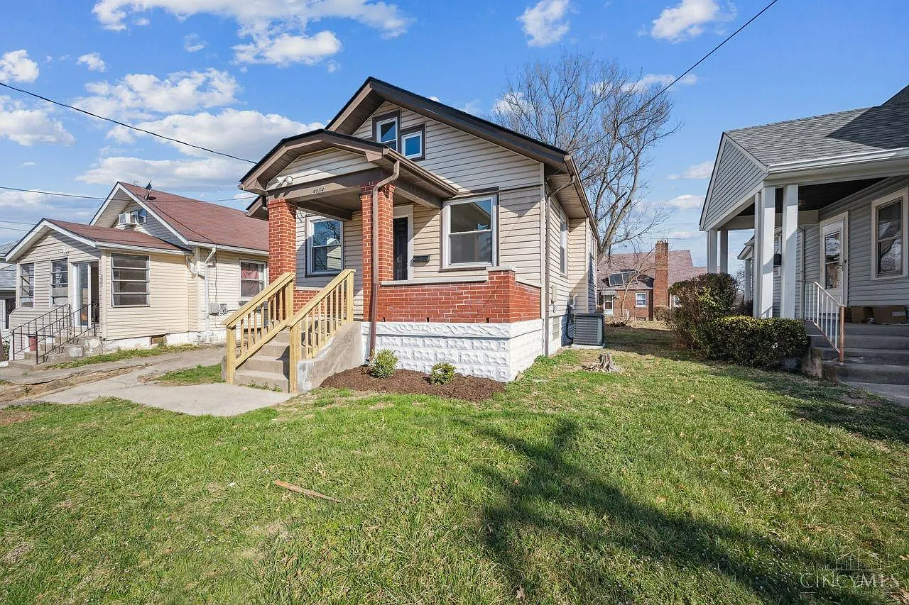 4004 Heyward